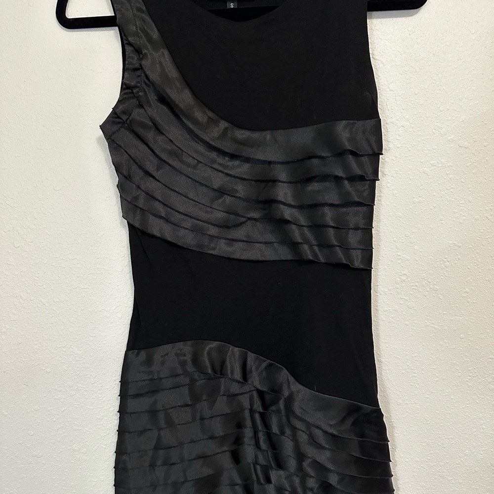 Made in USA t-Bags Black Sleeveless Dress XS Silky Ruffle Detail